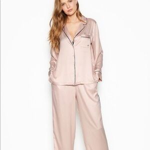 NWOT VICTORIA’S SECRET GLAZED SATIN SHINE BLUSH PINK 
PAJAMA SET SIZE SMALL